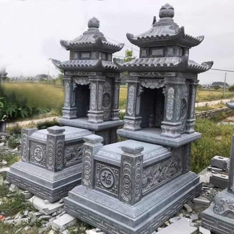 Mộ 2 mái đẹp, chất liệu đá xanh đen cao cấp - M2M007