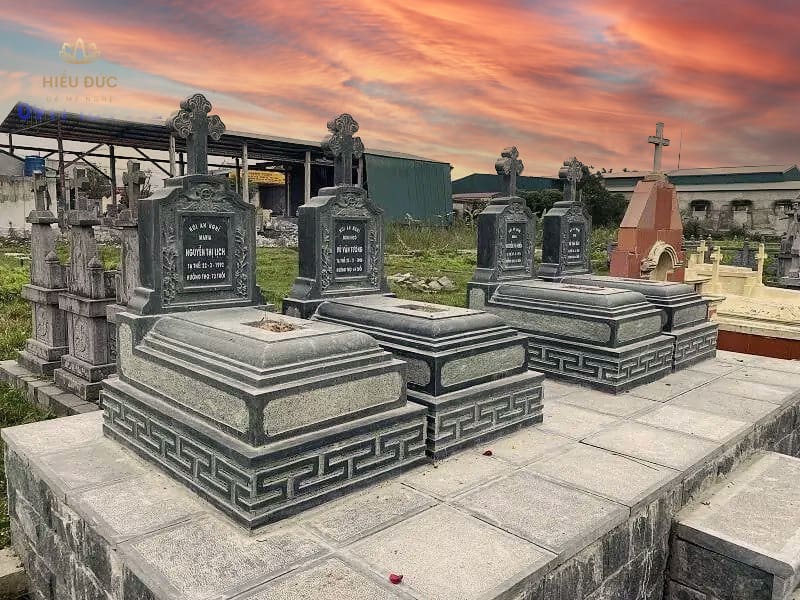 Thông tin về mẫu mộ Công giáo đẹp MCG001 của xưởng Hiếu Đức