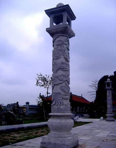 Mẫu cột đá chuẩn phong thủy, điêu khắc sắc nét - CD002