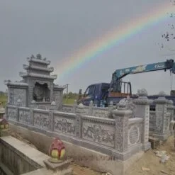 Khu lăng mộ đá mỹ nghệ chữ nhật có lăng thờ lớn - KLM036