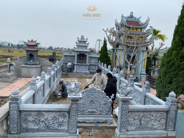 Lăng mộ đá dòng họ xanh đen chất lượng cao, chuẩn phong thuỷ