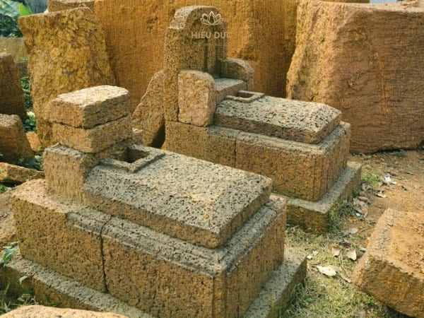 mộ đá ong số 1 mo-da-ong-so-1.jpg