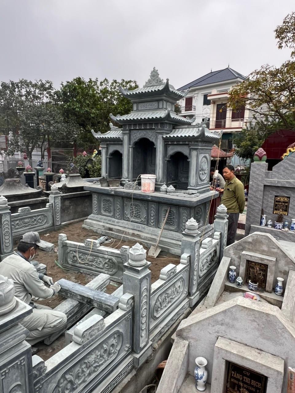 Khu lăng mộ đá xanh KLM054